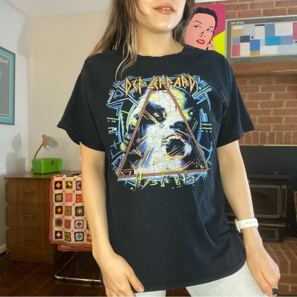 2010s Def Leppard Hysteria Album Graphic Band Tee Unisex Glam Metal Rock… - Picture 2 of 12